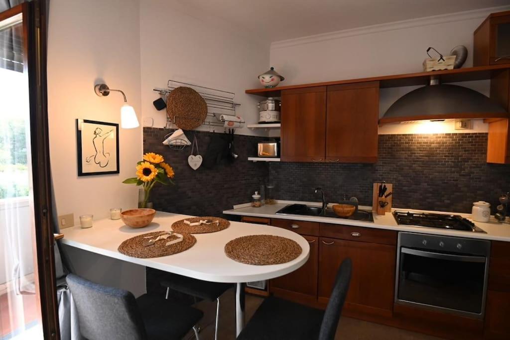 A Casa Di Tina Genzano di Roma Exterior foto